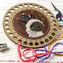 Wonderland Crafts Siuvinėjimo kryželiu rinkinys: siūlų organizatorius, dirbtinė oda 15x15