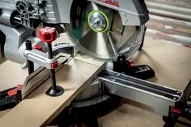 Metabo Belaidis kampinis pjūklas su 254 mm ašmenimis, skirtas medienos apdirbimui, nešiojamas pjūklas, kampinis pjūklas, skersinis pjūklas