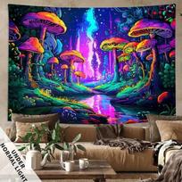 Glow-in-the-dark mushroom tapestry 75x100 juoda