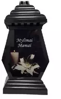 Salamina Kapų žvakė.Žvakidė į kapines "Koplytėlė MYLIMAI MAMAI su lelija" aukštis 31,5 cm.