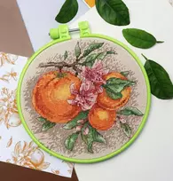Siuvinėjimo kryželiu rinkinys „Citrusinės natos“ su lankeliu 17x17, Abris Art