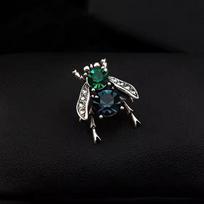 New Fashion Vintage Bee Rhinestone Brooch Trend Creative Insect Corsage Creative Anti-light Pin žalia