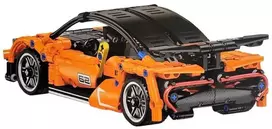 Ramiz Oranžinis sportinio automobilio konstruktorius su pultu