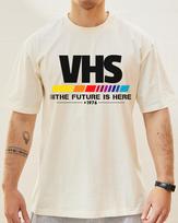 VHS The Future Is Here 1976 T-Shirt Unisex Retro Tech Graphic Tee Vintage 90s Streetwear Short Sleeve Casual Oversized Top S įvairiaspalvis