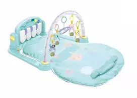 Kūdikių žaidimų kilimėlis su pianinu ir žaislais