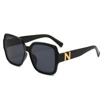 A pair of pc box wide-leg sunglasses fashion big box retro sunglasses temperament simple stt sunglasses . High Quality