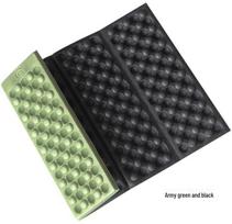 Portable Outdoor XPE Honeycomb Foam Seat Cushion - Lightweight, Moisture-Proof, Dirt-Resistant, Four-Fold Design for Single Person. juoda/armijos žalia spalva