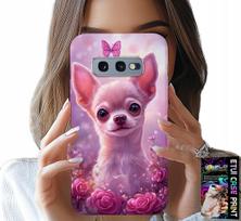 Etui Do Samsung Galaxy S10E - Słodka Chihuahua Na Różowym Tle Kwiatami
