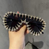One-piece Sunglasses Female Stage Catwalk Funny Sunglasses Male Punk Modern UV400 Sunshade Cool Wear juoda
