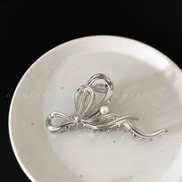 Hip Hop Punk Style Metal Bow Pearl Hair Clip Women's Dished Hair Shark Clip High-end Feeling Grab Easy Matching Hair Accessory