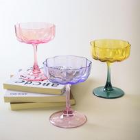 Kristalinis žiedlapis aukštu koteliu šampano taurė, matinės makaronų spalvos Yellow-Green Petal Cup