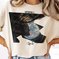 Christina Koch Artemis 2 Orion Window Vintage T-Shirt 2XL