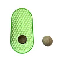 Catnip Self-Grooming Brush for Cats with Built-In Catnip Ball and Textured Surface for Scratching and Massaging One Size žalia