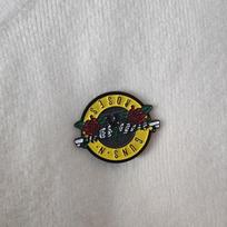 Guns N' Roses English Letter Brooch Rock Band Guns N' Roses Music Jewelry Badge Trendy Versatile Clothing Bag Brooch