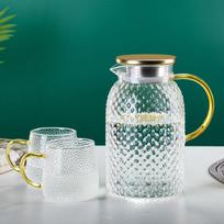 Bo Yiduo 1.4L Borosilicate Glass Pitcher with Gold Stainless Steel Lid