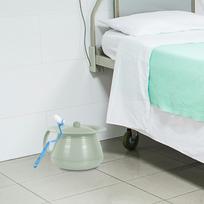 Household Spittoon Bedside Urinal with Lid Toilet Pot for Indoor Travel Bedroom green