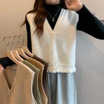 Women's Knitted Vest Outfit with Fungus Edge Hem Design V-neck Sweater Vest S balta