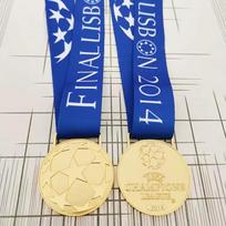 Commemorative Soccer Medal Replica 2014 European Championship Design Metal Souvenir Collectible Sports Award Display One Size mėlyna
