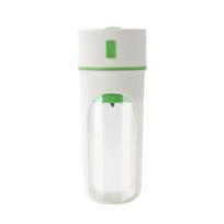 Portable Mini Juicer Blender USB Rechargeable Personal Fruit Juice Maker with Detachable Bottle and One-Button Operation for Travel and Home Use One Size žalia