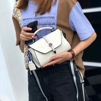 2025 Retro High-End Women's Handbag: Niche Design, Versatile Shoulder & Crossbody Bag balta