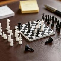 1:12 Scale Miniature Chess Set: 3D-Printed Miniature Chess Board House, Miniature Scene Desktop Decorative Accessories balta