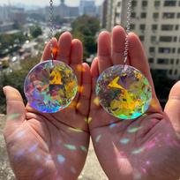 2pcs Round Crystal Suncatcher, Glass Prism Hanging Sun Catcher for Window Balcony Garden, Rainbow Maker Decor šviesiai pilka spalva