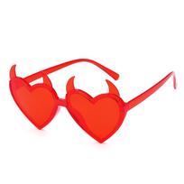 Trendy Devil Ear Heart Shape Sunglasses Rock Horn UV Protection Sun Glasses Halloween Decoration Cosplay Glasses for Party raudona