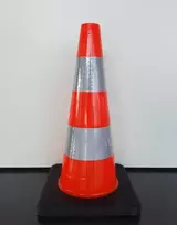 Šviesą atspindintis kelio kūgis su pagrindu, 50 cm
