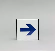 Ženklas informacinis 1.14 Kryptis, 93x93mm !
