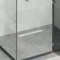 Dušo nutekėjimas su linijiniu dizainu Sidabro 50 cm