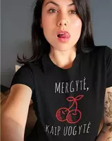 Moteriški marškinėliai „Mergytė, kaip uogytė“