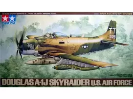 Tamiya Douglas A-1J Skyraider USAF 1/48 surenkamas plastikinis modelis