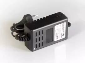Stalinis maitinimo šaltinis 2A/12V