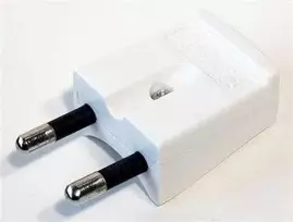 L Team Sustiprintas plokščias kištukas be įžeminimo, 16A 250V IP20, polikarbonatas - balta spalva