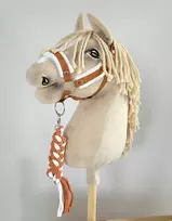 Super Hobby Horse Hobio žirgo kantaras su balta pūkuota apdaila ir pavadžiu