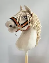 Super Hobby Horse Reguliuojamas kantaras hobi arkliukui – rusvas su juoda pūkine apdaila