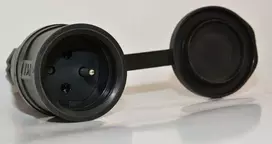 Hilark PCE Lizdas jungiama į tinklą 250V 16A IP44 gumowe su klapką 2411-sc