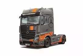 Italeri Mercedes-Benz Actros MP4 Big Space Grand Prix, 1/24 plastikinis modelis