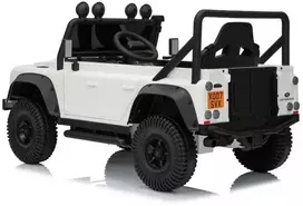 Elektromobilis Land Rover Defender 110 SVX Concept, Baltas