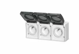 „Düwi Lizdas“ trigubas su įžeminimu, paviršinio montavimo, su dūmų gaubtu „Aqua Plus IP44“, baltas / 40228