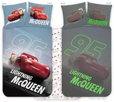 „Disney Cars“ tamsoje šviečiantis vaikiškas patalynės komplektas darželinukams, 100x135cm, 40x60cm