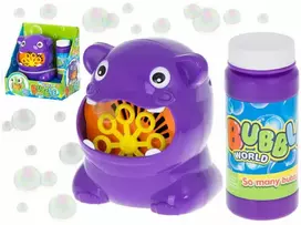 Muilo burbulus pučiantis begemotas