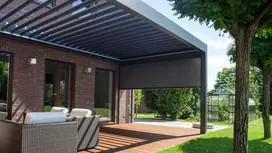 Pergola Bioclimatic: 3000x4000 mm, su LED, montuojama prie sienos