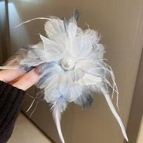 Elegant Feather High Ponytail Clip Hair Accessories for Women Fashion Peony Flower Grasping Clip Plastic Tassel Hair Accessories dangaus mėlyna spalva