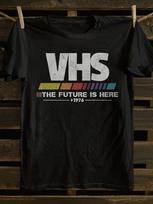 Men's Retro VHS Vintage 80s T-Shirt Soft 100% Cotton Short Sleeve VHS Cassette Tape Graphic with VHS Logo Retro Stripes S įvairiaspalvis
