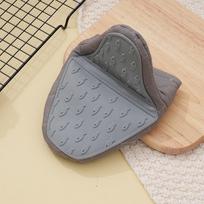 Fish Shaped Silicone Oven Gloves – Food-Grade, Heat-Resistant Mitts&Trivet 2-in-1,Easy Clean,Cute&Functional Kitchen Gadget