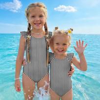 Girls One Piece Swimsuit Striped Print Sleeveless Ruffle Shoulder Swimwear Kids Summer Beachwear Bathing Suit for Children 120 juoda