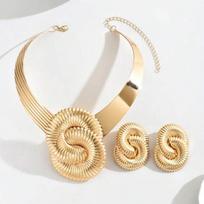 Elegantiškas sūkurio formos pakabukas ant kaklo ir auskarų rinkinys, pareiškiantis apie save, sunkus metalas, aukso / juodos spalvos, papuošalų rinkinys moterims