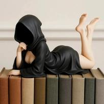 8/10/15cm Mysterious Statue Gothic Black Robe Women Statue Desktop Ornament Lady Statue for Desk Fireplace Shelf Mantel Table 8cm šviesiai pilka spalva
