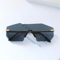 Latest Sun Glasses Ladies Design Eyewear Sport Luxurious Vintage Unisex Sun Glasses Gents Drive Eyewear UV400 Oculos De Sol As shown in the figu